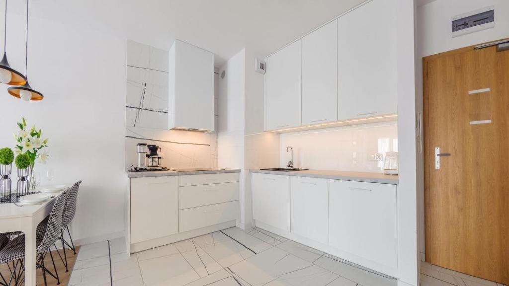 Apartamenty Kasprowicza 20A Klimatyzacja Basen Fintess Sauny Parking Bawialnia Zmywarkataras Wysoki Standard W Pelni Wyposazony Kolberg Exterior foto